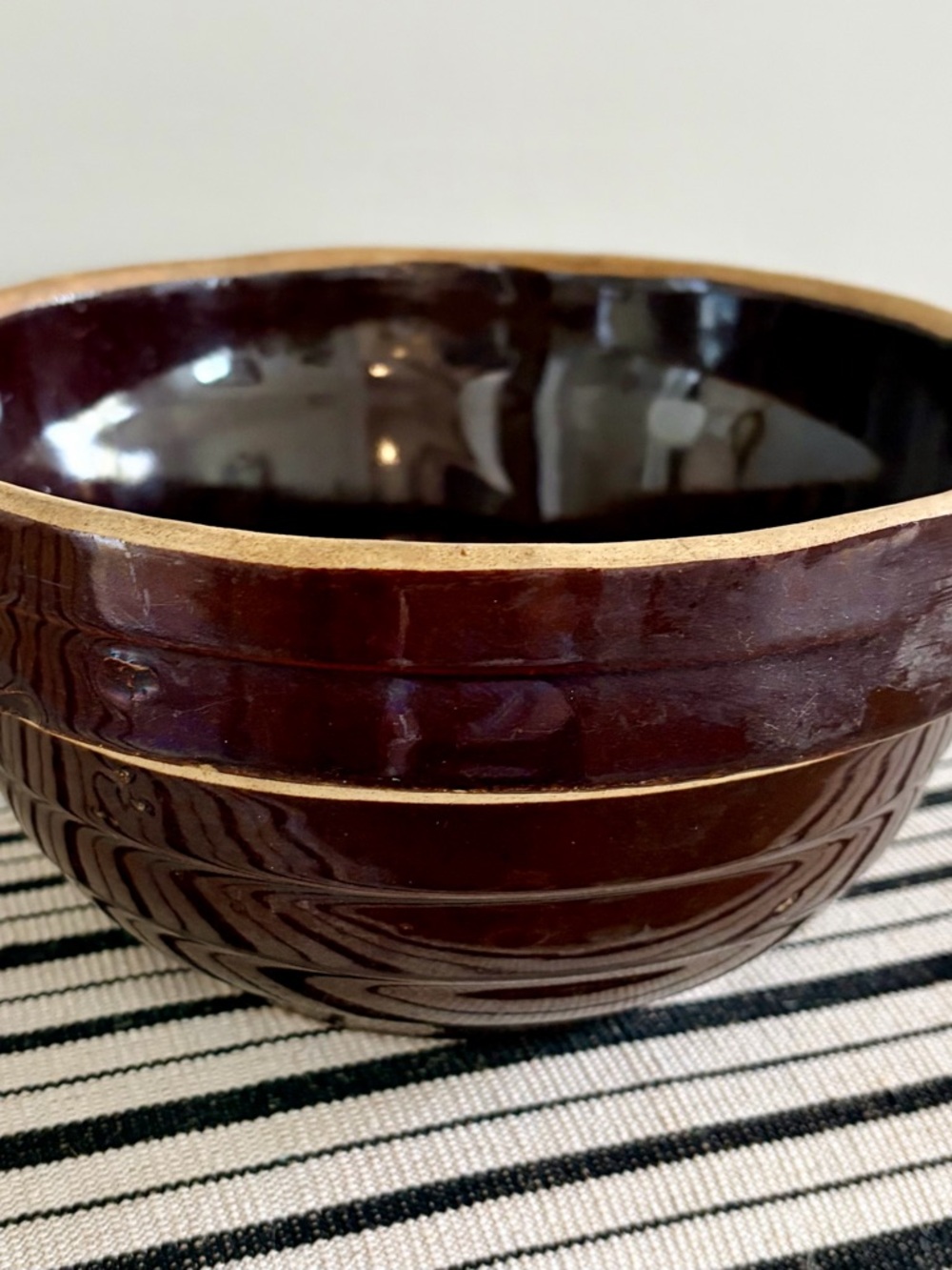 Vintage USA Stoneware Shoulder Bowl